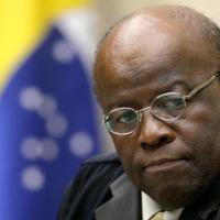 Joaquim Barbosa se aposenta no próximo mês, diz presidente do Senado