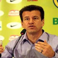 Dunga é apresentado como o novo técnico da Seleção Brasileira