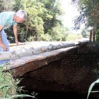 Governo de Leme reconstrói ponte na divisa com Araras