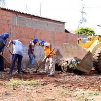 Ação de limpeza no Jardim Quaglia já recolheu mais de 80 toneladas de entulhos