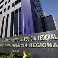 Nove réus condenados no mensalão se entregam à Polícia Federal