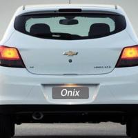 Foto Divulgação: Cinco meses após ganhar linha 2015, Onix fica até R$ 3.400 mais caro