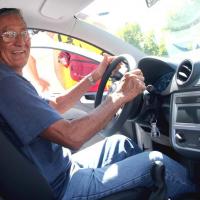 Foto Divulgação: Governo de Leme entrega carro para o ganhador da Campanha Cidadão Pontual 2013